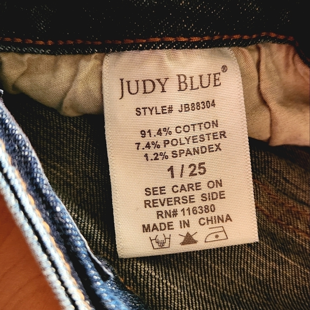 Judy Blue Jeans Dark Wash Distressed Denim Relaxed Fit Raw Hem Stretch Size 1/25 - Picture 4 of 10